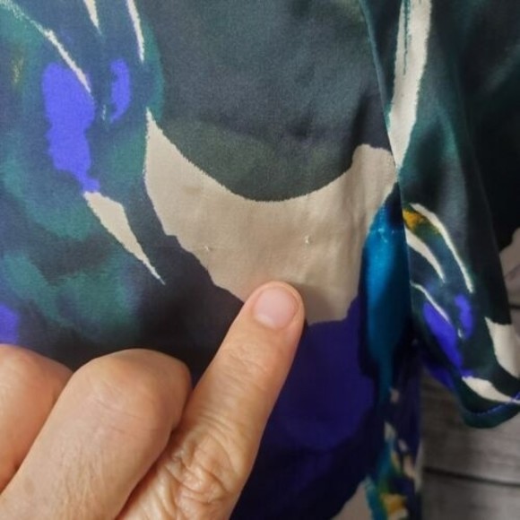 LANE BRYANT WOMENS PLUS SIZE 14/16 BLOUSE MULTI COLOR SIDE RUFFLE CAP SLEEVE TOP - Picture 4 of 7